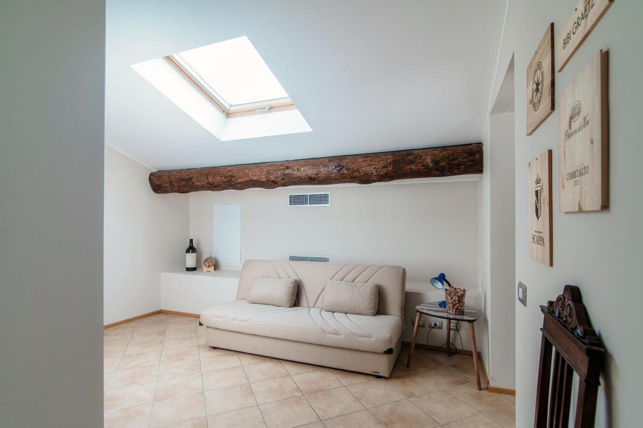 Grape Attic 72 - The House Of Travelers Apartment Como Exterior photo